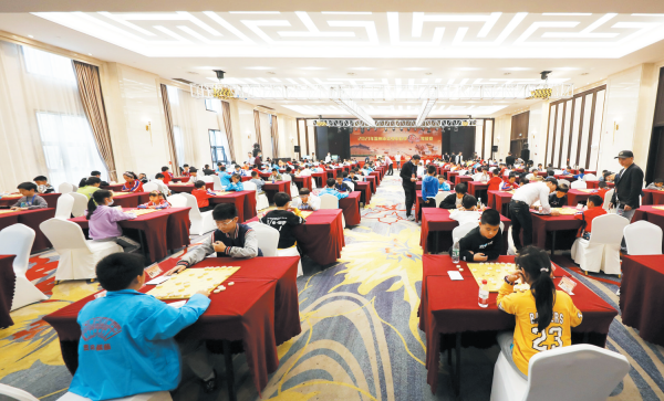 温州市青少年春季象棋等级赛在龙湾举办 200名青少年同台竞技