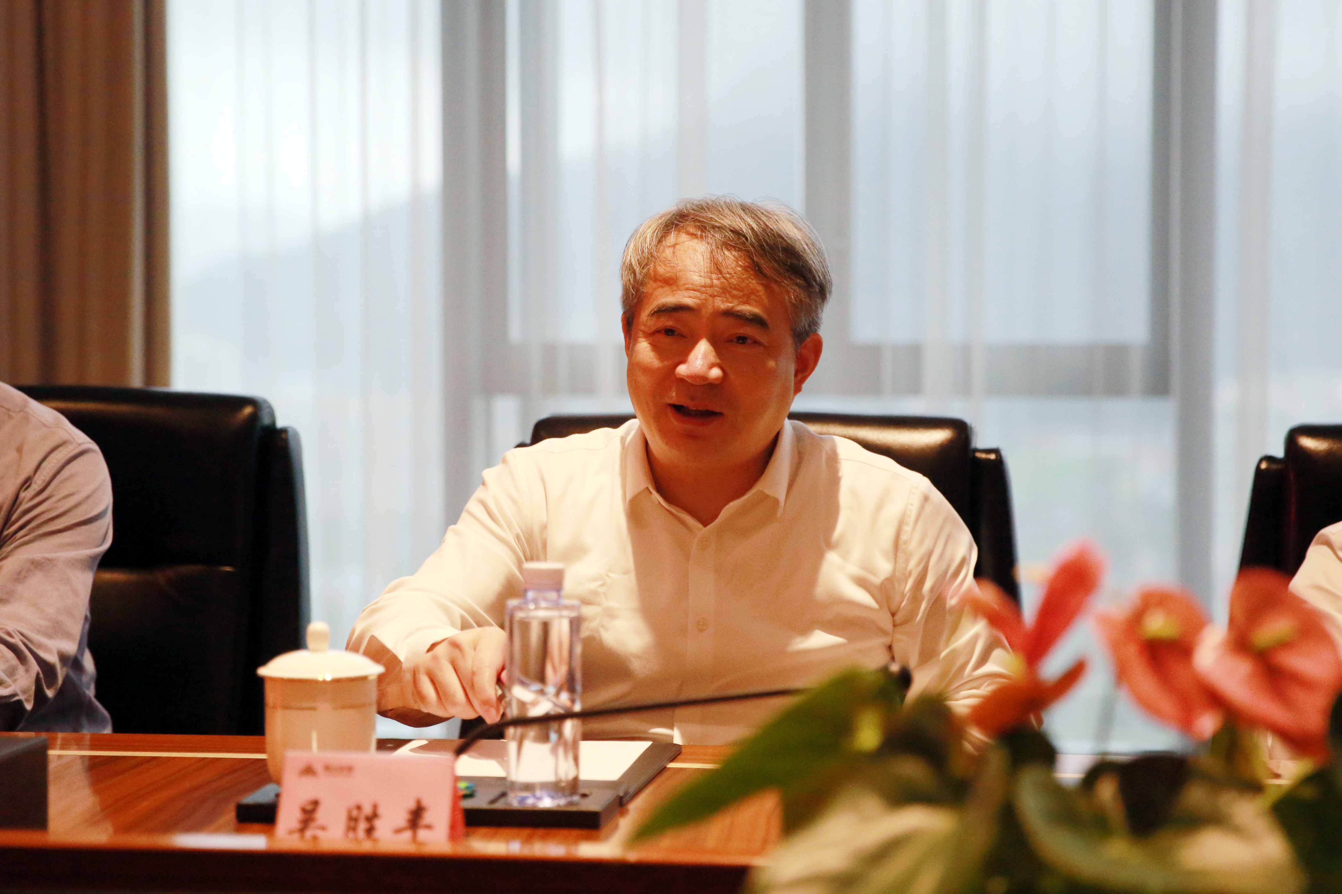 吴胜丰率队赴龙湾调研用科技力量助力高质量发展