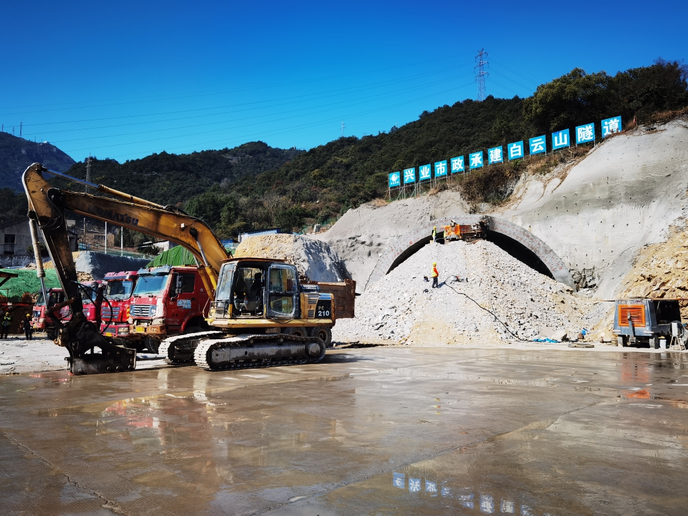 温州市南环线白云山隧道工程位于瓯海区娄桥街道,梧田街道,起于南山路